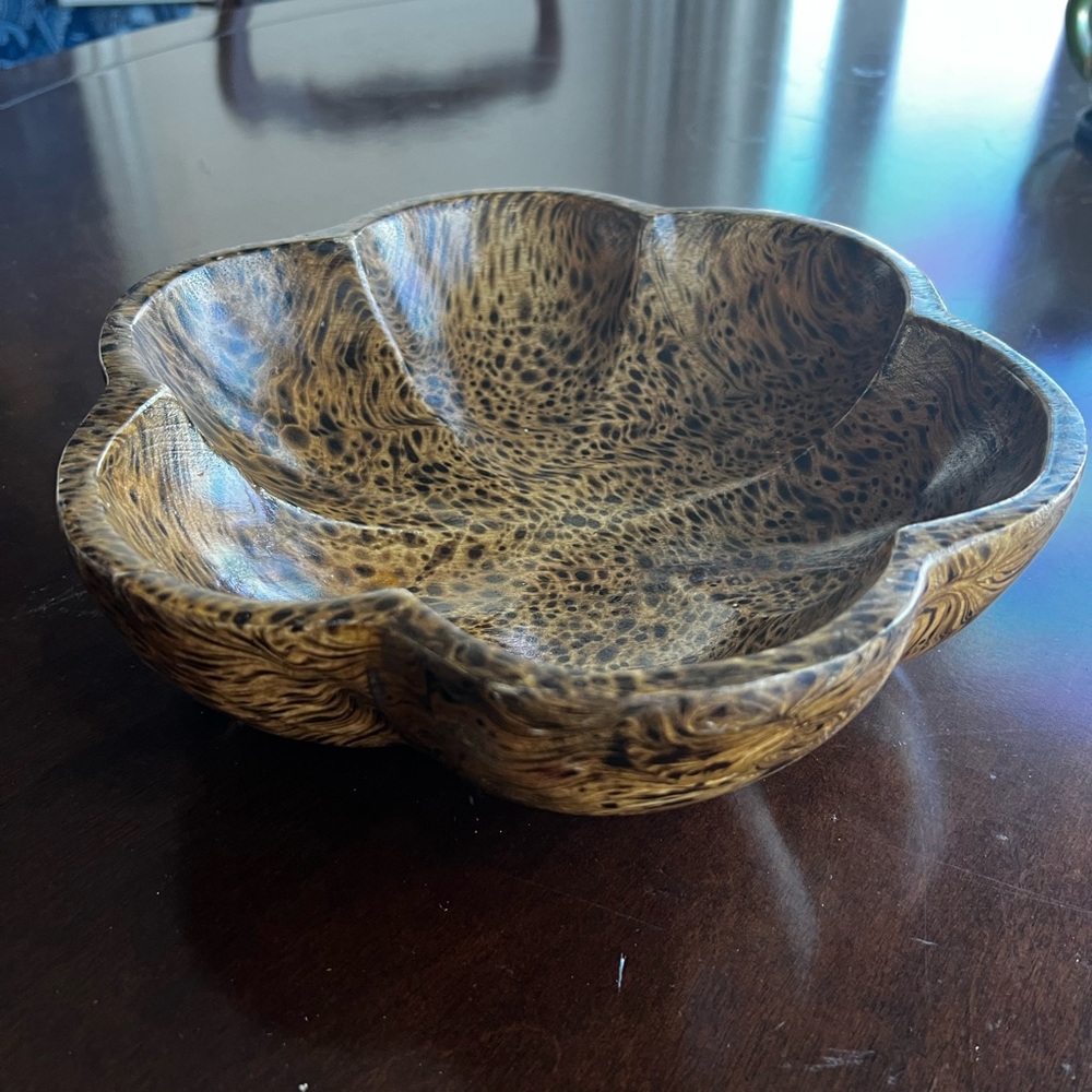 Mango Wood Speckled Bowl for Salad or Chips! - Picture 5 of 13